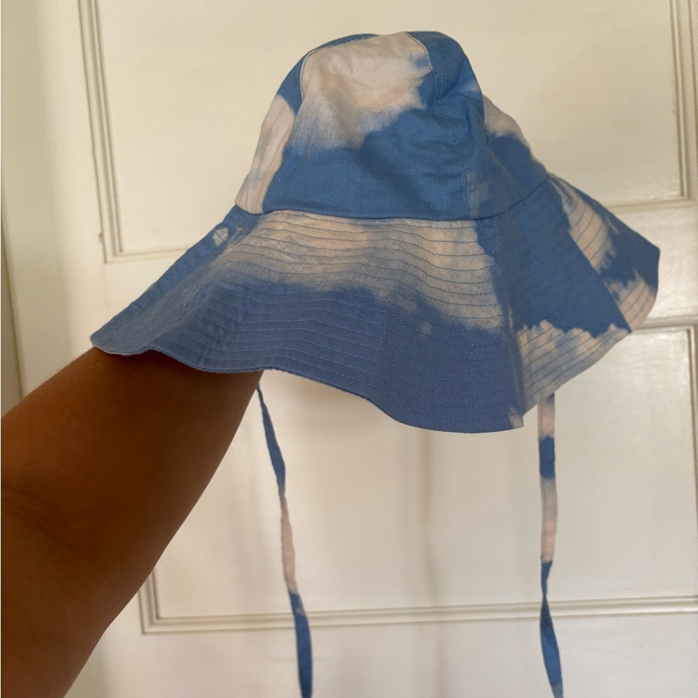 baggu cloud bucket hat with draw strings